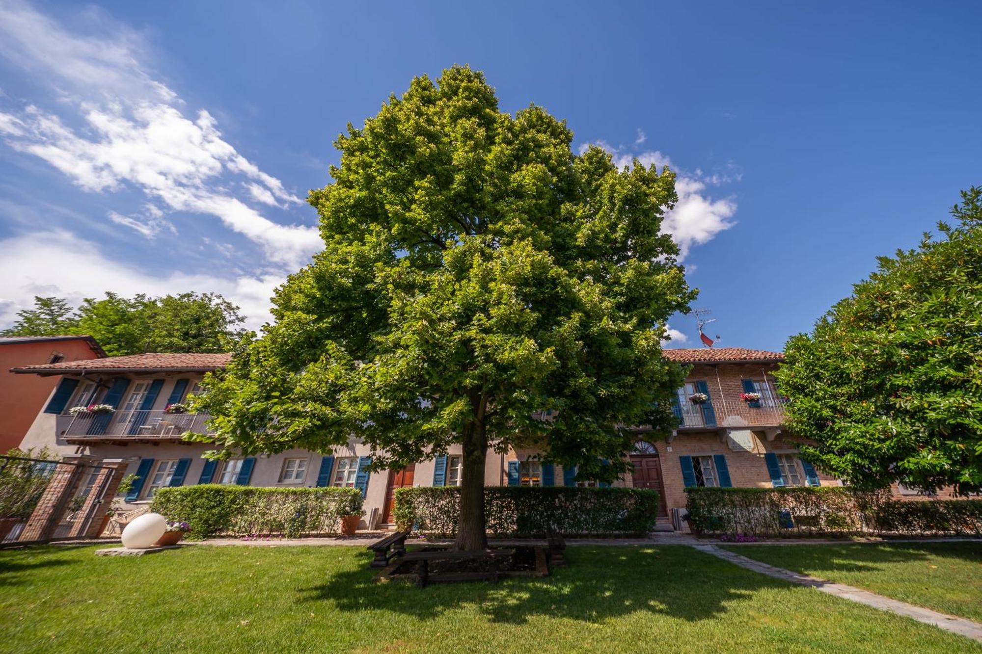La Madernassa Resort - Casalora Dimora Storica Di Charme Гуарене Экстерьер фото